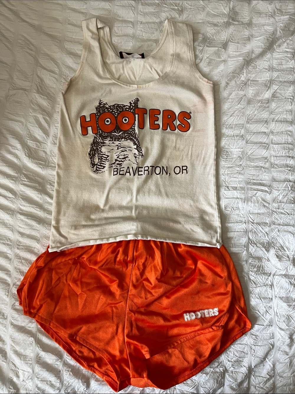 Hooters outfit